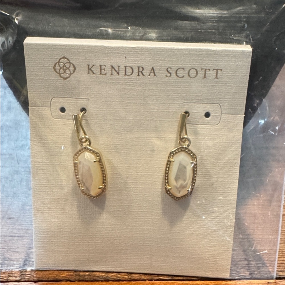 Kendra Scott Lee Gold and mother of pearl earrings